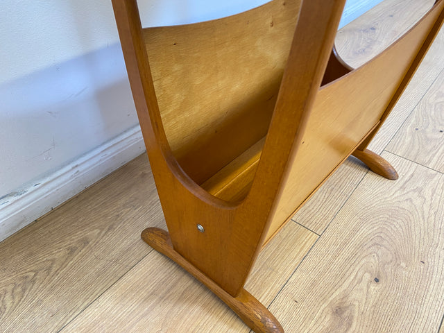 WMK # Sehr schöner 50er Jahre Zeitungstisch auf Rollen mit pflegeleichter Resopal Oberfläche # Beistelltisch Servierwagen Zeitungshalter Zeitungsständer Zeitschriftenständer Ablage Vintage Mid-Century