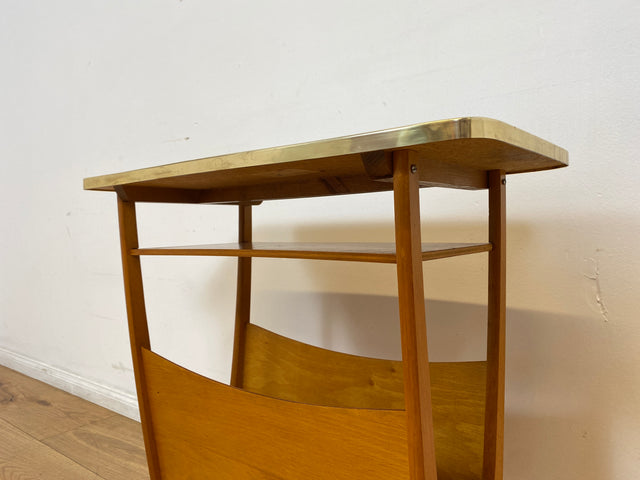WMK # Sehr schöner 50er Jahre Zeitungstisch auf Rollen mit pflegeleichter Resopal Oberfläche # Beistelltisch Servierwagen Zeitungshalter Zeitungsständer Zeitschriftenständer Ablage Vintage Mid-Century
