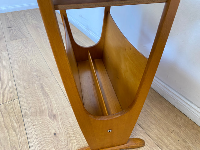 WMK # Sehr schöner 50er Jahre Zeitungstisch auf Rollen mit pflegeleichter Resopal Oberfläche # Beistelltisch Servierwagen Zeitungshalter Zeitungsständer Zeitschriftenständer Ablage Vintage Mid-Century