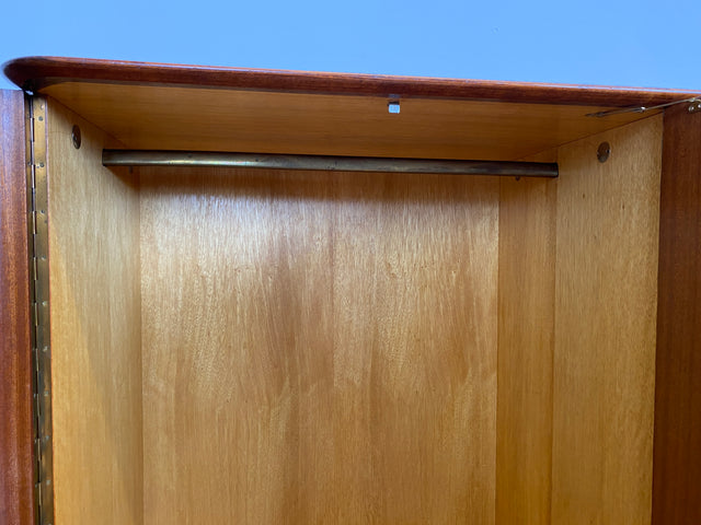 WMK # Formschöner und gut aufgeteilter 60er Jahre Kleiderschrank Modell Dominia von VEB Heidenau # Schrank Schlafzimmerschrank Wardrobe Wäscheschrank DDR Rockabilly Vintage 50er 60er Retro Mid-Century