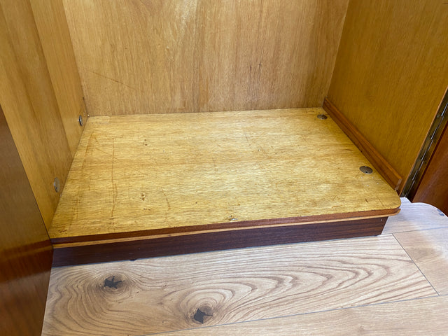 WMK # Formschöner und gut aufgeteilter 60er Jahre Kleiderschrank Modell Dominia von VEB Heidenau # Schrank Schlafzimmerschrank Wardrobe Wäscheschrank DDR Rockabilly Vintage 50er 60er Retro Mid-Century