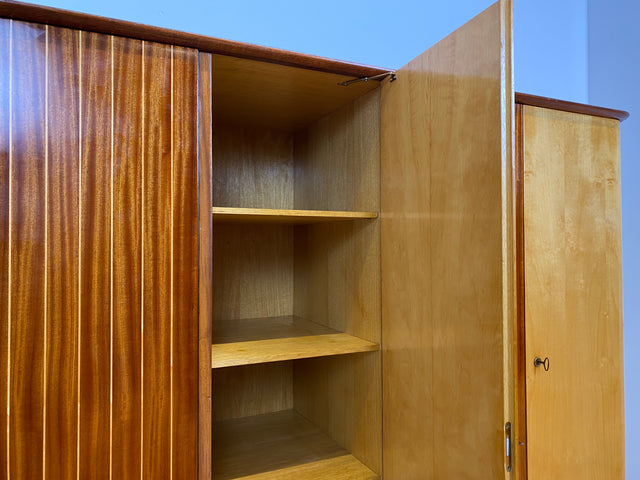 WMK # Formschöner und gut aufgeteilter 60er Jahre Kleiderschrank Modell Dominia von VEB Heidenau # Schrank Schlafzimmerschrank Wardrobe Wäscheschrank DDR Rockabilly Vintage 50er 60er Retro Mid-Century