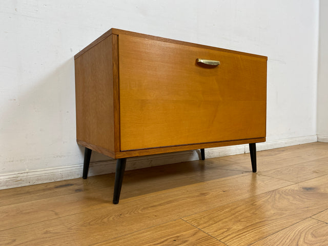 WMK I Hochwertige 60er Jahre Kommode aus vollem Holz mit Klappe & Messinggriff I Schrank Sideboard Lowboard Barkommode Barschrank Wäschekommode Mid-Century Vintage Retro DDR I Berlin Freiburg München