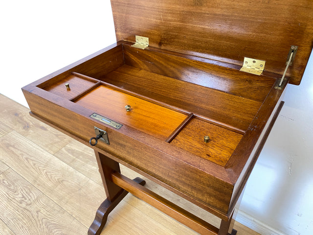 WMK I Zauberhafter 60er Jahre Nähtisch im antiken Stil mit Klappe & Fächern I Nähkommode Beistelltisch Tischchen Ablage Schmuckkasten Konsole Truhe Schminktisch Jugendstil Vintage Berlin München Bonn