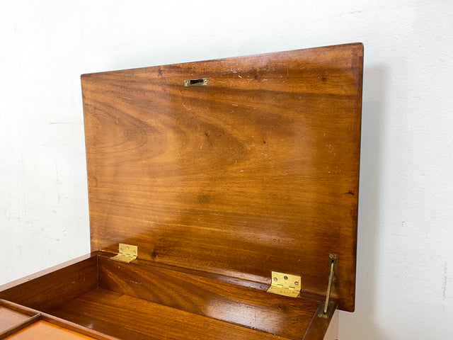 WMK I Zauberhafter 60er Jahre Nähtisch im antiken Stil mit Klappe & Fächern I Nähkommode Beistelltisch Tischchen Ablage Schmuckkasten Konsole Truhe Schminktisch Jugendstil Vintage Berlin München Bonn