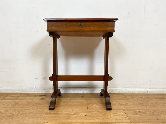 WMK I Zauberhafter 60er Jahre Nähtisch im antiken Stil mit Klappe & Fächern I Nähkommode Beistelltisch Tischchen Ablage Schmuckkasten Konsole Truhe Schminktisch Jugendstil Vintage Berlin München Bonn