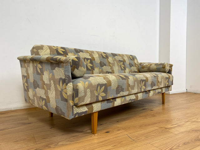 WMK I Stilvolles 60er Jahre Schlafsofa von VEB Hellerau mit freundlichem späterem Bezug und passenden Kissen I Sofa Couch Schlafcouch Klappcouch Daybed Sitzgarnitur Mid-Century Vintage Berlin Hof Ulm