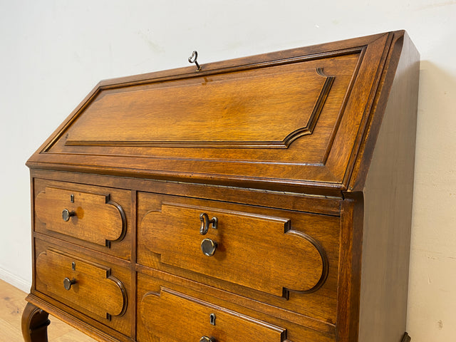 WMK I Eleganter 60er Jahre Sekretär im antiken Stil mit Messingbeschlag