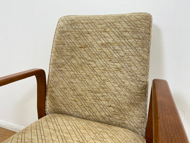 WMK # 1/3 Formschöner, bequemer & sehr gut erhaltener Mid-Century Sessel mit hellem Originalbezug & Teakholz Rahmen # Stuhl Sessel Lesesessel Armchair Armlehnsessel Schreibtischstuhl Vintage 60er 70er