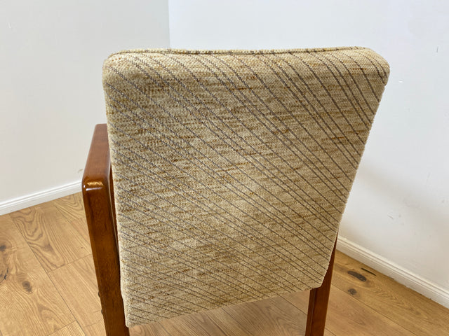 WMK # 1/3 Formschöner, bequemer & sehr gut erhaltener Mid-Century Sessel mit hellem Originalbezug & Teakholz Rahmen # Stuhl Sessel Lesesessel Armchair Armlehnsessel Schreibtischstuhl Vintage 60er 70er