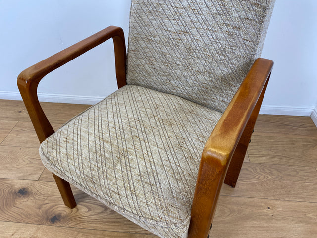 WMK # 1/3 Formschöner, bequemer & sehr gut erhaltener Mid-Century Sessel mit hellem Originalbezug & Teakholz Rahmen # Stuhl Sessel Lesesessel Armchair Armlehnsessel Schreibtischstuhl Vintage 60er 70er