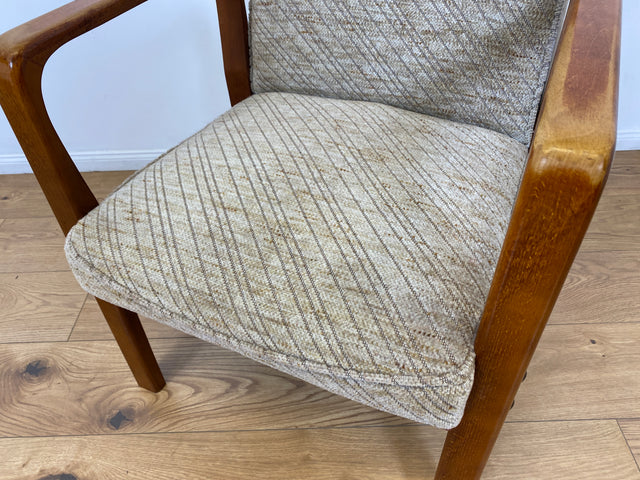 WMK # 1/3 Formschöner, bequemer & sehr gut erhaltener Mid-Century Sessel mit hellem Originalbezug & Teakholz Rahmen # Stuhl Sessel Lesesessel Armchair Armlehnsessel Schreibtischstuhl Vintage 60er 70er