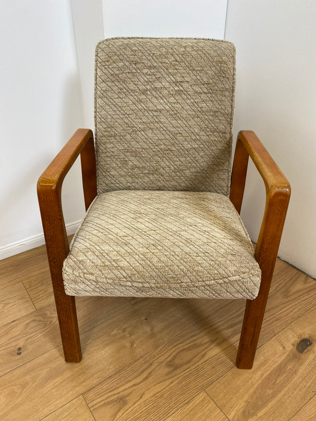 WMK # 1/3 Formschöner, bequemer & sehr gut erhaltener Mid-Century Sessel mit hellem Originalbezug & Teakholz Rahmen # Stuhl Sessel Lesesessel Armchair Armlehnsessel Schreibtischstuhl Vintage 60er 70er