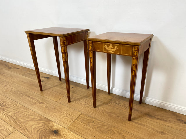 WMK # Eleganter und sehr gut erhaltener Stilmöbel 2 in 1 Satztisch in Neoklassischem Stil mit feinen handgefertigten Intarsien # Beistelltisch Lampentisch Couchtisch Wohnzimmertisch Louis XVI Vintage