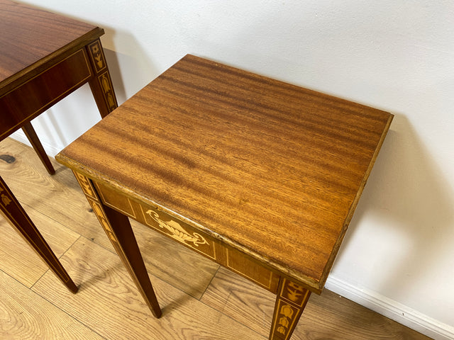 WMK # Eleganter und sehr gut erhaltener Stilmöbel 2 in 1 Satztisch in Neoklassischem Stil mit feinen handgefertigten Intarsien # Beistelltisch Lampentisch Couchtisch Wohnzimmertisch Louis XVI Vintage