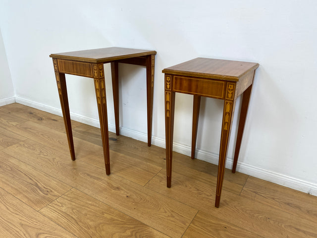WMK # Eleganter und sehr gut erhaltener Stilmöbel 2 in 1 Satztisch in Neoklassischem Stil mit feinen handgefertigten Intarsien # Beistelltisch Lampentisch Couchtisch Wohnzimmertisch Louis XVI Vintage