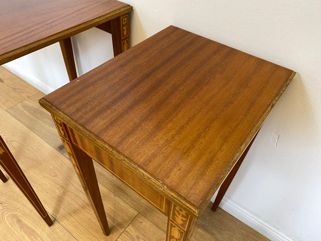 WMK # Eleganter und sehr gut erhaltener Stilmöbel 2 in 1 Satztisch in Neoklassischem Stil mit feinen handgefertigten Intarsien # Beistelltisch Lampentisch Couchtisch Wohnzimmertisch Louis XVI Vintage