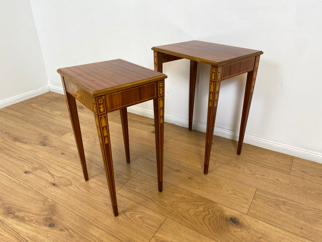 WMK # Eleganter und sehr gut erhaltener Stilmöbel 2 in 1 Satztisch in Neoklassischem Stil mit feinen handgefertigten Intarsien # Beistelltisch Lampentisch Couchtisch Wohnzimmertisch Louis XVI Vintage