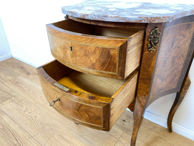 WMK I Feine 60er Jahre Stilmöbel Kommode mit sehr schöner Marmor Auflage, Schubladen und edlen Messingbeschlägen I Schrank Flur Beistelltisch Nachtisch Rokoko Barock Vintage Berlin Regensburg München