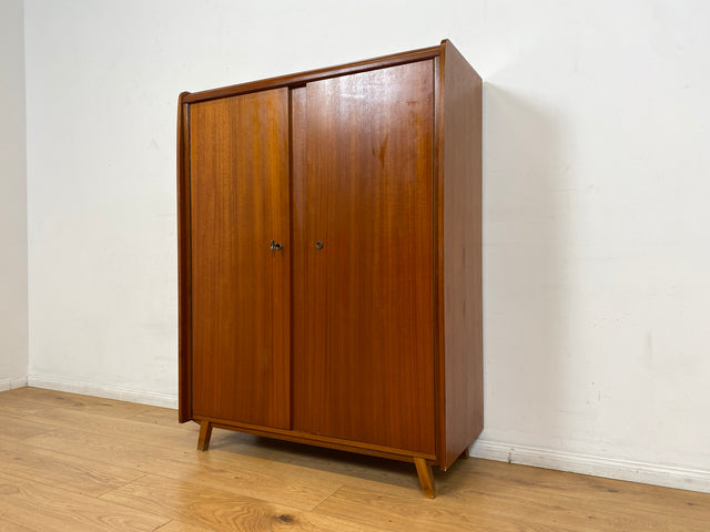 WMK I Formschöner 60er Jahre Wäscheschrank mit zeittypischen konischen Füßen I Schrank Highboard Kommode Sideboard Schuhschrank Schuhkommode Flurkommode Mid-Century Vintage 50er Berlin Leipzig Bremen
