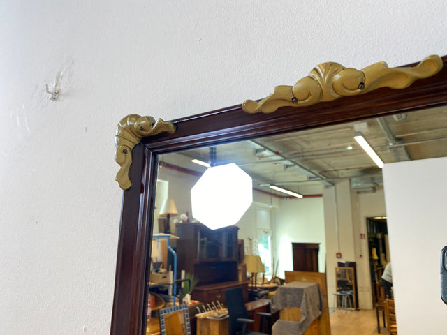 WMK I Versand möglich I Sehr hübscher 60er Jahre Wandspiegel im antiken Stil mit Holzrahmen und goldfarbenen Zierelementen I Spiegel Flurspiegel Barock Rokoko Mid-Century Vintage Berlin Bremen Bayern