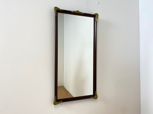 WMK I Versand möglich I Sehr hübscher 60er Jahre Wandspiegel im antiken Stil mit Holzrahmen und goldfarbenen Zierelementen I Spiegel Flurspiegel Barock Rokoko Mid-Century Vintage Berlin Bremen Bayern