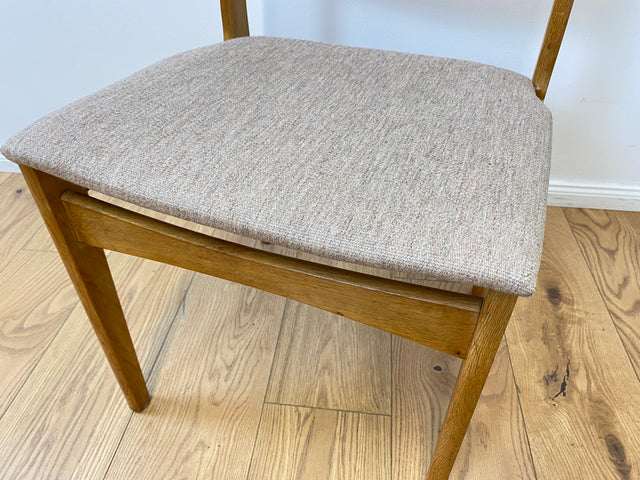 WMK I 6er Set skandinavischer Designerstühle von Johannes Andersen aus Eiche mit beigem Originalbezug