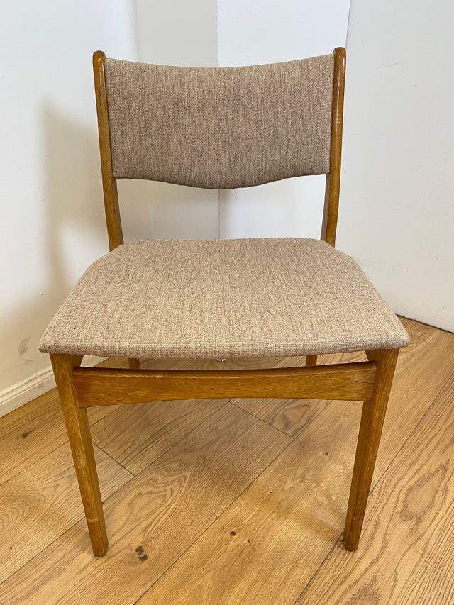 WMK I 6er Set skandinavischer Designerstühle von Johannes Andersen aus Eiche mit beigem Originalbezug