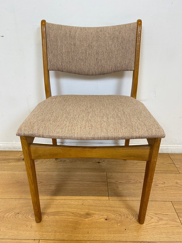 WMK I 6er Set skandinavischer Designerstühle von Johannes Andersen aus Eiche mit beigem Originalbezug