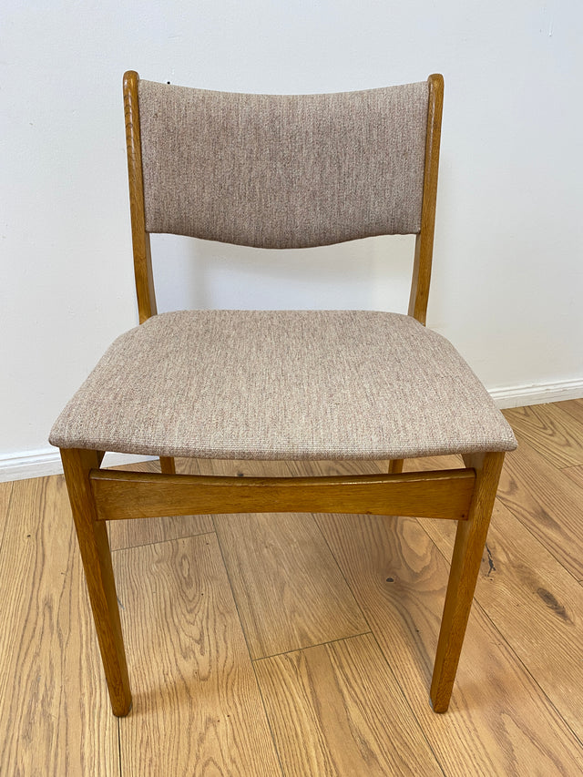 WMK I 6er Set skandinavischer Designerstühle von Johannes Andersen aus Eiche mit beigem Originalbezug