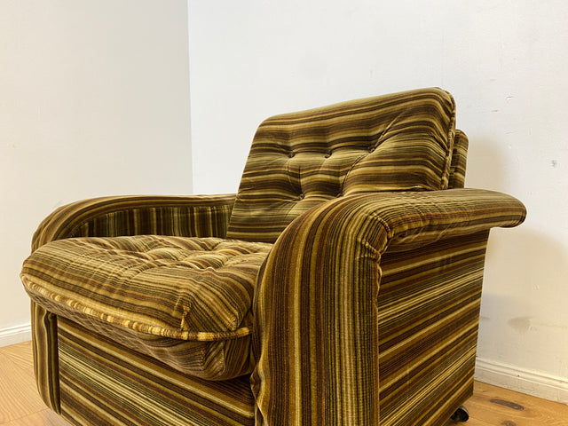 WMK I Formschöner & gemütlicher 70er Jahre Space Age Sessel mit grün-braun gestreiftem Originalbezug I Armchair Clubsessel Loungesessel Lesesessel Sitzgarnitur Retro Vintage Berlin Hannover Stuttgart