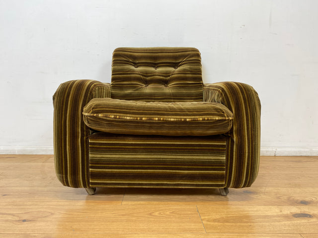 WMK I Formschöner & gemütlicher 70er Jahre Space Age Sessel mit grün-braun gestreiftem Originalbezug I Armchair Clubsessel Loungesessel Lesesessel Sitzgarnitur Retro Vintage Berlin Hannover Stuttgart