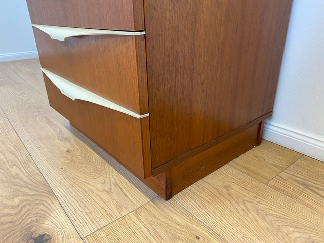 WMK # Very nice and well-preserved 70s chest of drawers with drawers and elegant original handles # Cupboard Chest of drawers Laundry chest Sideboard Cabinet Bedside table Vintage Mid-Century Retro