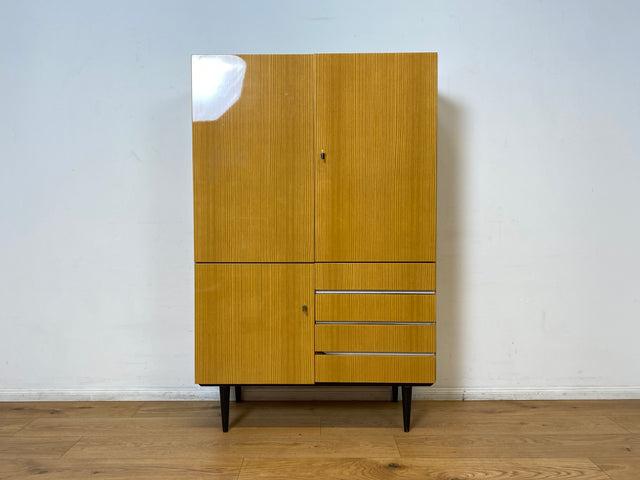 WMK I Raumaufhellender, gut erhaltener 70er Jahre Schrank in Hochglanz mit Schubladen & konischen Füßen I Highboard Wäscheschrank Kommode Sideboard Retro Mid-Century DDR 60er Berlin Leipzig Stuttgart