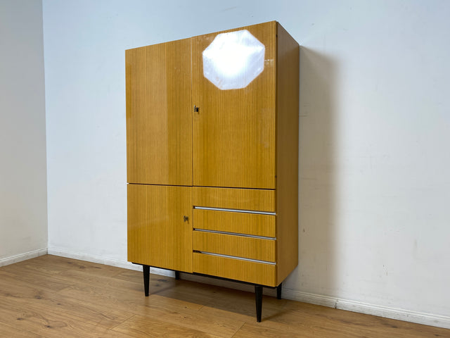 WMK I Raumaufhellender, gut erhaltener 70er Jahre Schrank in Hochglanz mit Schubladen & konischen Füßen I Highboard Wäscheschrank Kommode Sideboard Retro Mid-Century DDR 60er Berlin Leipzig Stuttgart