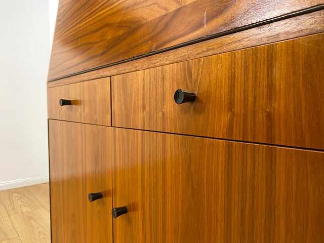 WMK I Stilvoller 70er Jahre Sekretär mit stabiler Schreibklappe und toller Maserung I Schreibschrank Desk Schreibkommode Schreibtisch Kommode Schrank Vintage Retro Mid-Century Berlin Dresden Hessen