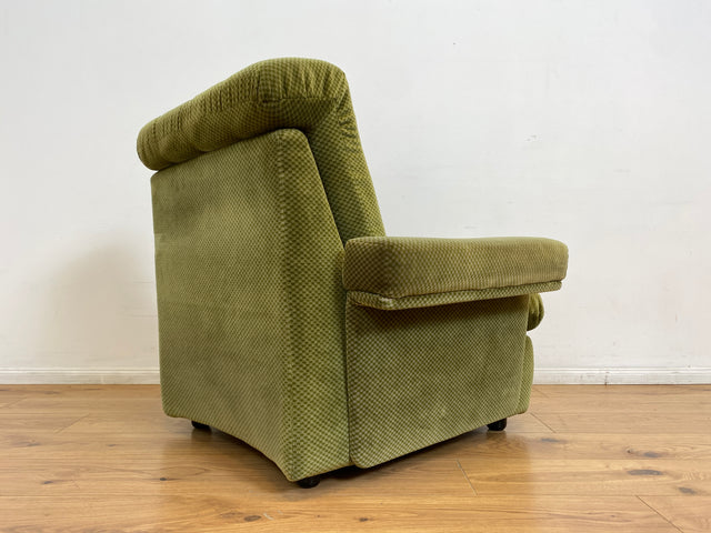 WMK I Hübscher und sehr gemütlicher 70er Jahre Sessel mit grünem gestepptem Originalbezug I Clubsessel Polstersessel Sitzgarnitur Wohnzimmer Polstergarnitur Retro Vintage Berlin Hamburg Leipzig Bremen