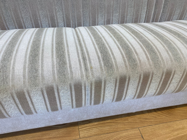 WMK # Gemütliches und gut erhaltenes 70er Jahre Sofa mit Schlaffunktion, Bettwäschefach, bequemen Federkern und grau beigem Originalbezug # Couch Schlafsofa Schlafcouch Klappcouch Retro Vintage Berlin