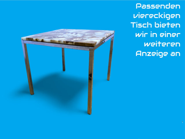 WMK I Besonders schöner 70er Jahre Space Age Couchtisch mit charaktervoller runder Onyx Platte auf formschönem Chrom Tischgestell I Wohnzimmertisch Coffee Table Marmor Hollywood Regency Vintage Berlin