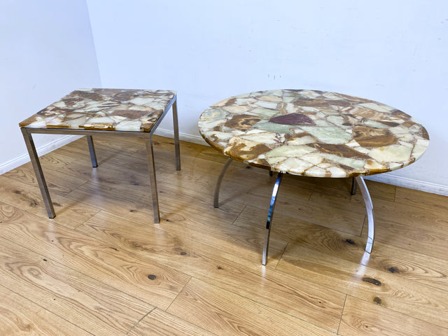 WMK I Besonders schöner 70er Jahre Space Age Couchtisch mit charaktervoller runder Onyx Platte auf formschönem Chrom Tischgestell I Wohnzimmertisch Coffee Table Marmor Hollywood Regency Vintage Berlin