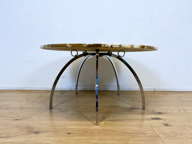 WMK I Besonders schöner 70er Jahre Space Age Couchtisch mit charaktervoller runder Onyx Platte auf formschönem Chrom Tischgestell I Wohnzimmertisch Coffee Table Marmor Hollywood Regency Vintage Berlin
