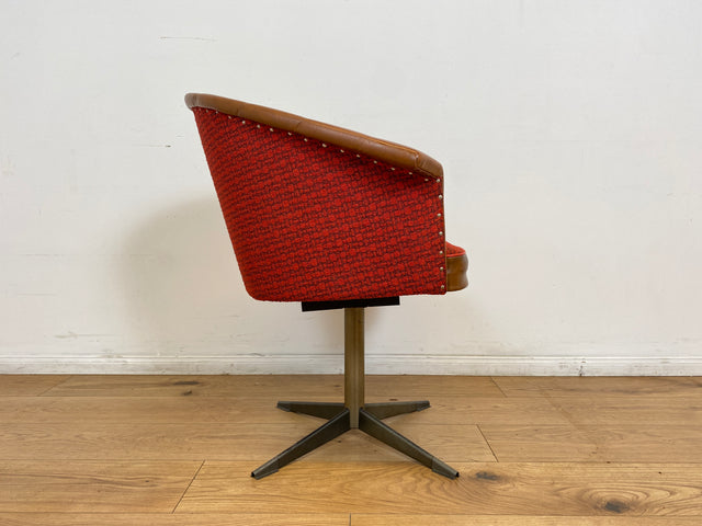 WMK # 1/2 Kultiger & gut erhaltener 70er Jahre Space Age Drehsessel mit Originalbezug und Kunstleder Umrahmung # Sessel Armchair Stuhl Clubsessel Schalensessel Cocktailsessel Lesesessel Vintage Retro