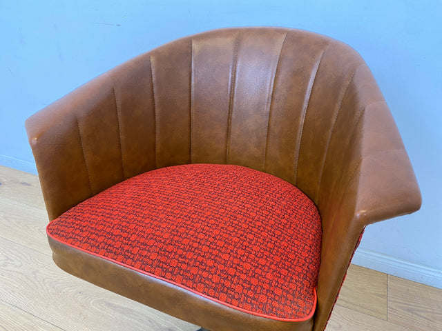 WMK # 1/2 Kultiger & gut erhaltener 70er Jahre Space Age Drehsessel mit Originalbezug und Kunstleder Umrahmung # Sessel Armchair Stuhl Clubsessel Schalensessel Cocktailsessel Lesesessel Vintage Retro