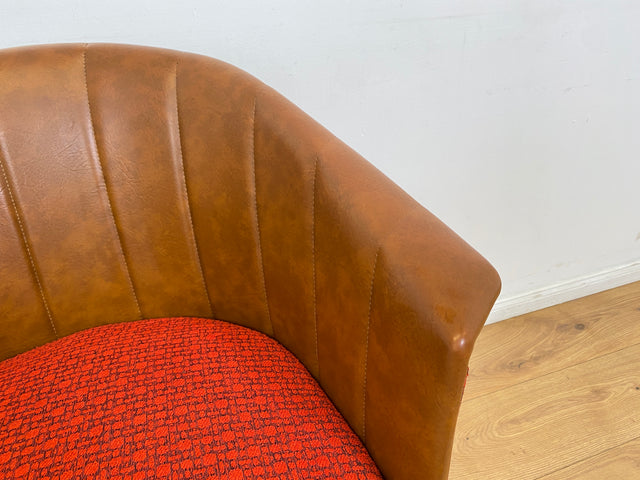 WMK # 1/2 Kultiger & gut erhaltener 70er Jahre Space Age Drehsessel mit Originalbezug und Kunstleder Umrahmung # Sessel Armchair Stuhl Clubsessel Schalensessel Cocktailsessel Lesesessel Vintage Retro