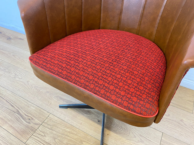 WMK # 1/2 Kultiger & gut erhaltener 70er Jahre Space Age Drehsessel mit Originalbezug und Kunstleder Umrahmung # Sessel Armchair Stuhl Clubsessel Schalensessel Cocktailsessel Lesesessel Vintage Retro