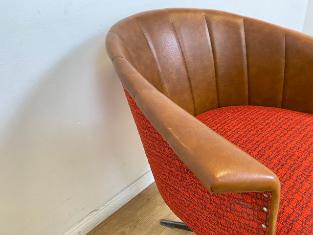 WMK # 1/2 Kultiger & gut erhaltener 70er Jahre Space Age Drehsessel mit Originalbezug und Kunstleder Umrahmung # Sessel Armchair Stuhl Clubsessel Schalensessel Cocktailsessel Lesesessel Vintage Retro