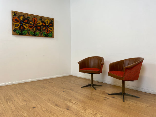WMK # 1/2 Kultiger & gut erhaltener 70er Jahre Space Age Drehsessel mit Originalbezug und Kunstleder Umrahmung # Sessel Armchair Stuhl Clubsessel Schalensessel Cocktailsessel Lesesessel Vintage Retro