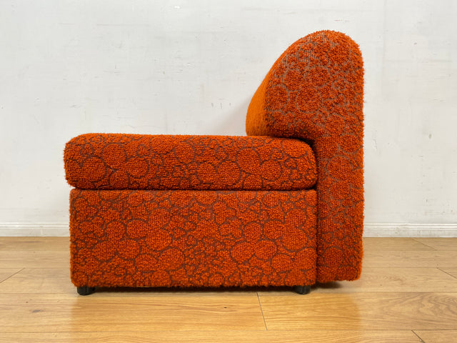 WMK I Kultiges 70er Jahre Space Age Modular Sofa aus 2 Sessel mit grandiosem orangem Originalbezug & Staufächern