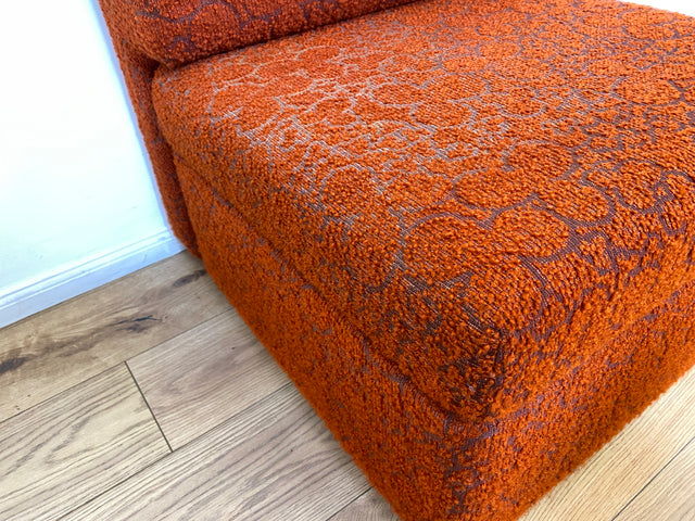 WMK I Kultiges 70er Jahre Space Age Modular Sofa aus 2 Sessel mit grandiosem orangem Originalbezug & Staufächern