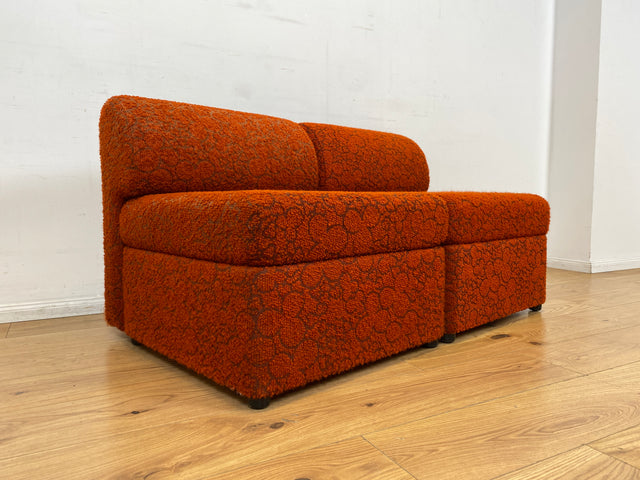WMK I Kultiges 70er Jahre Space Age Modular Sofa aus 2 Sessel mit grandiosem orangem Originalbezug & Staufächern